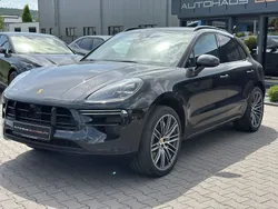 Tiefschwarzmetallic Gebraucht 2020 Porsche Macan Turbo SUV | 66.900 € (Guter Preis)