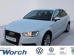 Weiß Gebraucht 2014 Audi A3 Attraction Limousine | 13.449 € (Guter Preis)