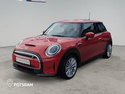 Rot Gebraucht 2021 Mini Cooper SE Classic Kleinwagen | 17.490 € (Fairer Preis)