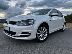 Weiß Gebraucht 2015 VW Golf VII LOUNGE Limousine | 11.899 € (Etwas zu teuer)