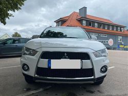 Weiß Gebraucht 2011 Mitsubishi Outlander SUV | 7.900 € (Etwas zu teuer)