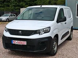 Weiß Gebraucht 2023 Peugeot Partner Premium Van / Kleinbus | 12.999 € (Guter Preis)