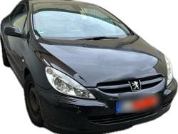 Schwarz Gebraucht 2004 Peugeot 307 CC Cabrio | 1.749 €