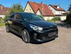 Schwarz Gebraucht 2017 Kia Rio Platinum Edition Limousine | 9.450 € (Superpreis)