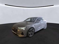Florettsilber metallic Gebraucht 2022 Audi e-tron Ambiente SUV | 43.940 € (Guter Preis)