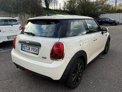 Weiß Gebraucht 2020 Mini ONE Kleinwagen | 15.900 € (Fairer Preis)