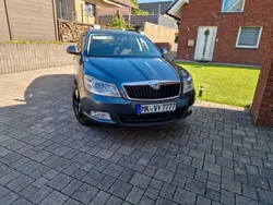 Grau Gebraucht 2010 Skoda Octavia Elegance Kombi | 3.600 € (Etwas zu teuer)
