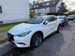 Weiß Gebraucht 2016 Infiniti Q30 Kleinwagen | 11.500 € (Superpreis)