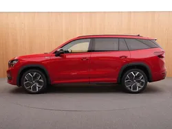 Velvetrot metallic Neu 2024 Skoda Kodiaq SportLine SUV | 50.890 € (Fairer Preis)
