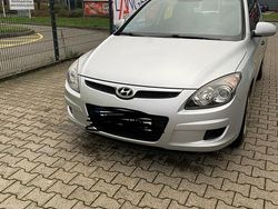 Silber Gebraucht 2009 Hyundai i30 Classic Limousine | 3.300 € (Etwas zu teuer)