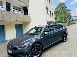 Grau Gebraucht 2021 VW Passat GTE Kombi | 23.000 € (Teuer)