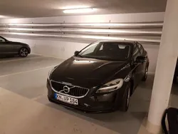 Schwarz Gebraucht 2016 Volvo V40 Kombi | 9.400 € (Fairer Preis)