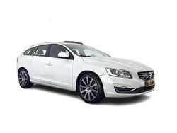 Weiß Gebraucht 2016 Volvo V60 Kombi | 8.445 € (Fairer Preis)