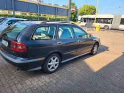 Blau Gebraucht 1997 Volvo V40 Kombi | 1.500 €