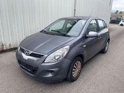 Grau Gebraucht 2010 Hyundai i20 Style Kleinwagen | 2.490 €