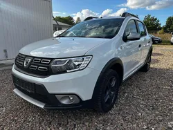 Weiß Gebraucht 2017 Dacia Sandero Celebration Kleinwagen | 8.900 € (Guter Preis)
