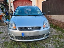 Silber Gebraucht 2005 Ford Fiesta Kleinwagen | 800 €