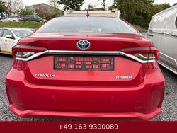 Rot Gebraucht 2020 Toyota Corolla Limousine | 14.950 € (Etwas zu teuer)