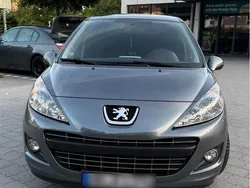 Grau Gebraucht 2011 Peugeot 207 Kleinwagen | 3.800 € (Fairer Preis)