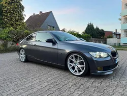Grau Gebraucht 2007 BMW 325 Performance Coupé | 14.000 €