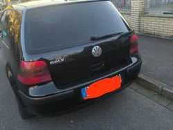 Schwarz Gebraucht 2003 VW Golf IV Basis Limousine | 2.350 € (Fairer Preis)