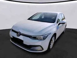 Weiss Gebraucht 2021 VW Golf VIII Active Limousine | 23.907 € (Guter Preis)