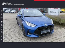 Blau Gebraucht 2022 Toyota Yaris Hybrid Team Limousine | 18.800 € (Fairer Preis)