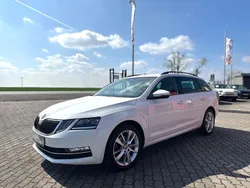 Weiß Gebraucht 2018 Skoda Octavia Style Kombi | 17.999 €