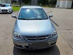 Grau Gebraucht 2005 Opel Corsa Limousine | 2.000 € (Fairer Preis)