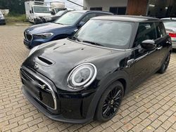 Schwarz Gebraucht 2021 Mini Cooper SE Kleinwagen | 16.600 € (Etwas zu teuer)
