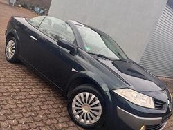 Blau Gebraucht 2006 Renault Mégane Cabriolet Cabrio | 2.950 € (Etwas zu teuer)