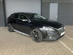 Schwarz Gebraucht 2013 Volvo V40 CC Summum Kombi | 6.100 € (Teuer)