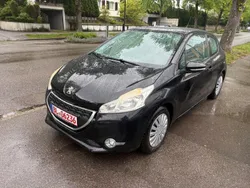 Schwarz Gebraucht 2013 Peugeot 208 Active Kleinwagen | 5.200 € (Guter Preis)