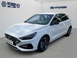Serenity white (metallic) Gebraucht 2024 Hyundai i30 Advantage Limousine | 23.490 € (Guter Preis)