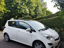 Weiß Gebraucht 2011 Toyota Verso-S Multidrive S Van / Kleinbus | 10.500 € (Etwas zu teuer)