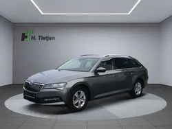 Grau Gebraucht 2022 Skoda Superb Ambition Kombi | 32.990 € (Teuer)