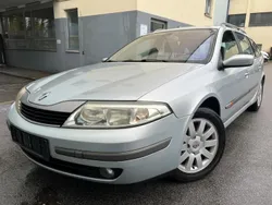 Blau Gebraucht 2001 Renault Laguna II Kombi | 1.500 €
