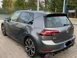 Grau Gebraucht 2018 VW Golf VII GTI Limousine | 22.000 € (Etwas zu teuer)