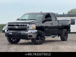 Schwarz Gebraucht 2008 Chevrolet Silverado SUV | 21.896 €