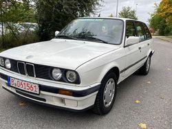 Weiß Gebraucht 1991 BMW 316 Kombi | 4.999 €