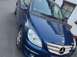 Blau Gebraucht 2010 Mercedes B180 Van / Kleinbus | 8.250 € (Teuer)