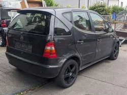 Schwarz Gebraucht 2000 Mercedes A140 Classic Limousine | 380 € (Guter Preis)