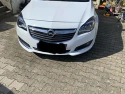 Weiß Gebraucht 2015 Opel Insignia Innovation Kombi | 8.500 € (Fairer Preis)