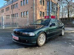 Grün Gebraucht 2002 BMW 318 Sport Line Coupé | 4.799 € (Fairer Preis)