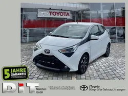 Weiss Gebraucht 2021 Toyota Aygo Kleinwagen | 11.990 € (Guter Preis)