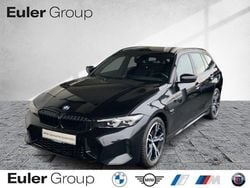 Schwarz Gebraucht 2022 BMW 320e M Sport Kombi | 34.399 € (Etwas zu teuer)