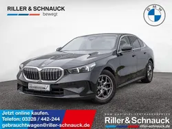 Black sapphire Gebraucht 2024 BMW 520 Comfort Edition Limousine | 52.950 € (Guter Preis)