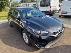Schwarz Gebraucht 2024 Kia Ceed Vision Kleinwagen | 22.490 € (Etwas zu teuer)