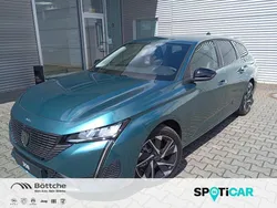 Grün metallic Neu 2025 Peugeot 308 Allure Kombi | 31.990 € (Guter Preis)