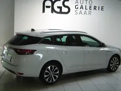 Weiss Gebraucht 2024 Renault Mégane GrandTour Techno Kombi | 20.999 € (Fairer Preis)